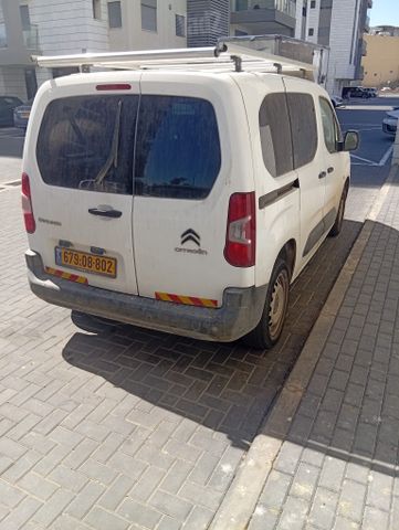 ברלינגו  Live אוט׳ מיניוואן / MPV 6 דל 1.5 (130 כ״ס)