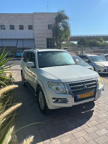 מודעת רכב מיצובישי פג'רו 1
