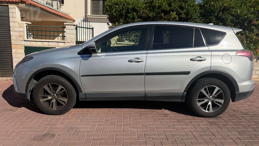 מודעת רכב טויוטה RAV4