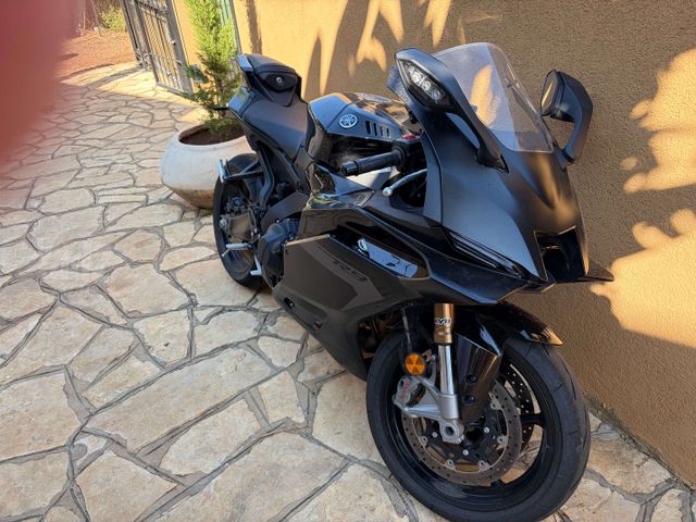 מודעת רכב ימאהה YZF-R9