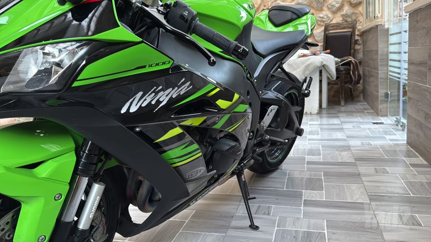 מודעת רכב קאוואסאקי נינג'ה ZX 10R