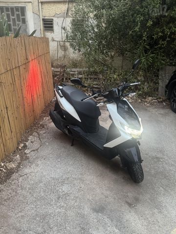 מודעת רכב סאן יאנג Jet 4 RX