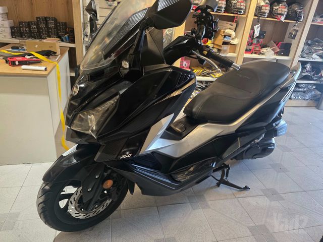 מודעת רכב סאן יאנג קרוזים 250
