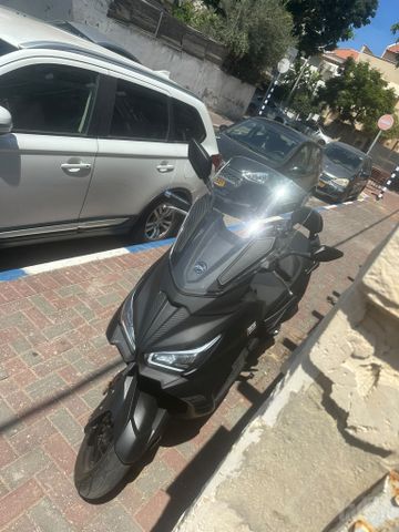 מודעת רכב סאן יאנג ג'וי-מקס Z-300