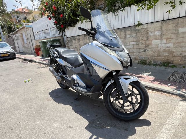 מודעת רכב הונדה אינטגרה 750