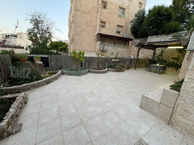 מאיר יושע 9