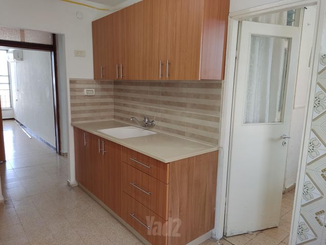 הנביאים 225