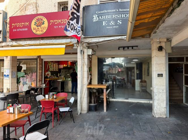 חנויות/ שטח מסחרי