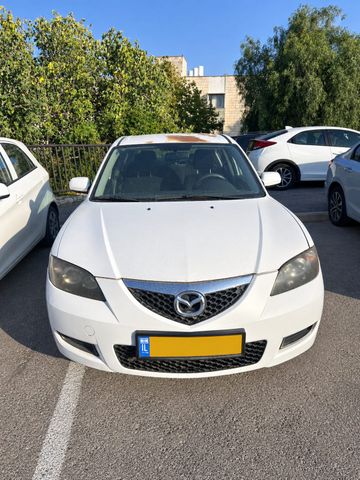 מודעת רכב מאזדה 3