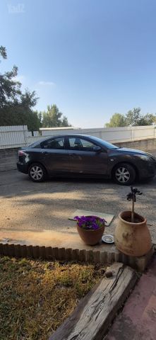 מודעת רכב מאזדה 3