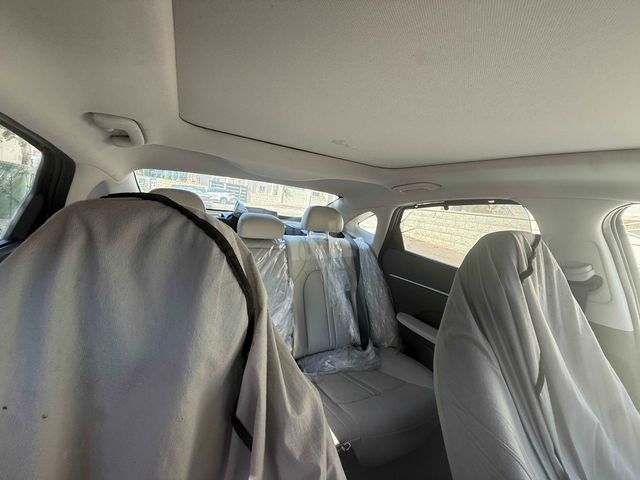 סונטה Luxury היברידי אוט׳ 2.0 (192 כ״ס)