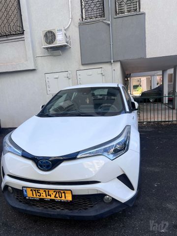 מודעת רכב טויוטה C-HR