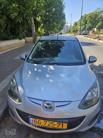 מודעת רכב מאזדה 2
