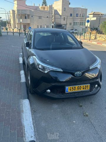 מודעת רכב טויוטה C-HR