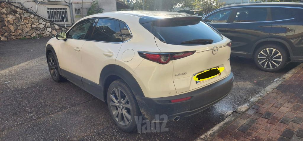 מודעת רכב מאזדה CX-30