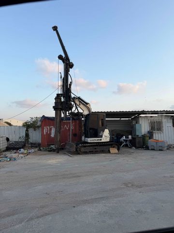 מודעת רכב מכונת קידוח