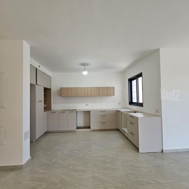 יעל רום 20