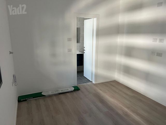 קרן היסוד 4