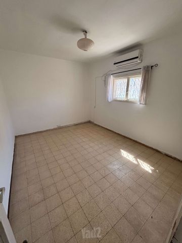 Givatayim, Israel 4