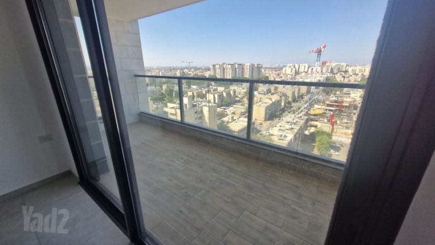 הכלנית 