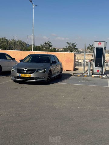 סופרב Exclusive אוט׳ בנזין 5 דל 1.8 (180 כ״ס)