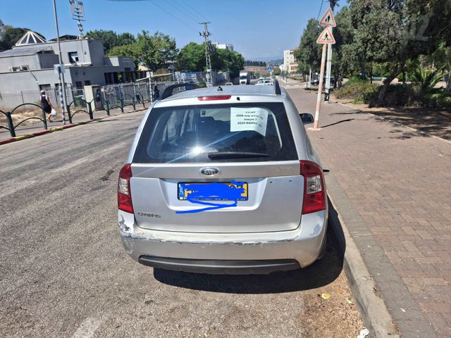 מודעת רכב קיה קארנס