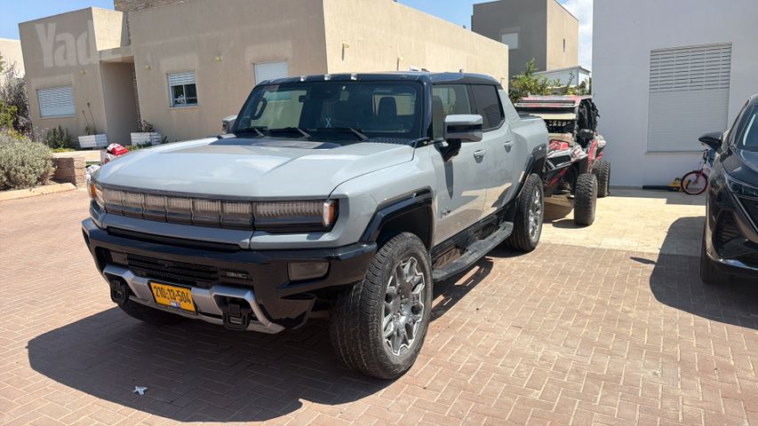 מודעת רכב ג'י.אם.סי האמר EV