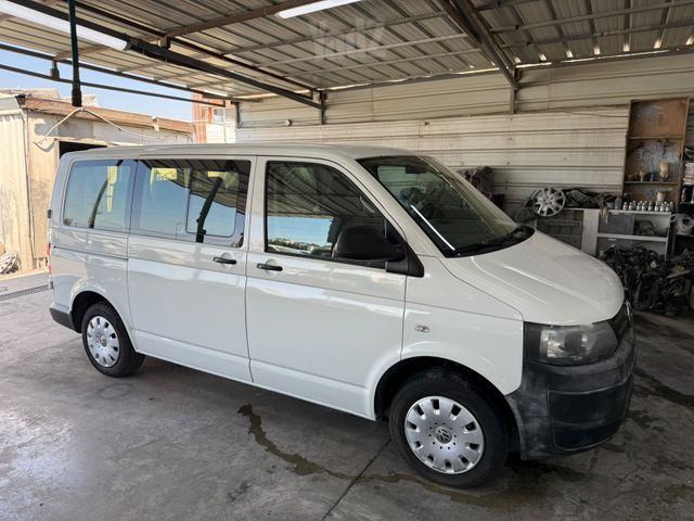 טרנספורטר 4X2 Kombi אוט׳ קומבי 2 מק 3 דל 2.0 (140 כ״ס)