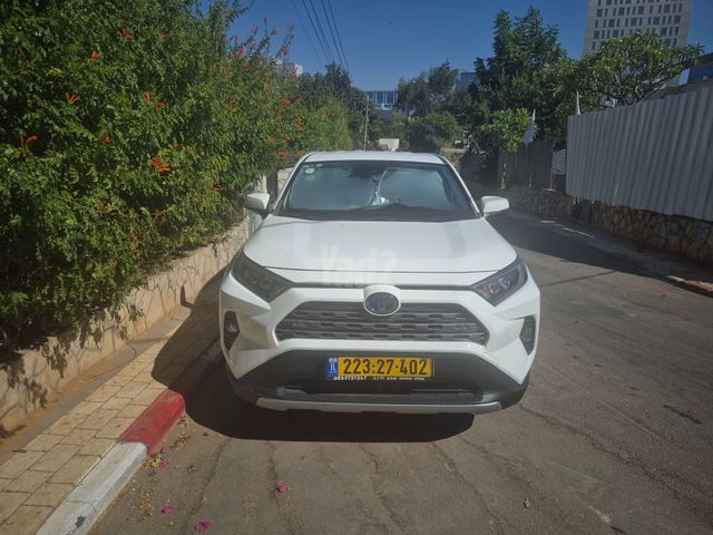 מודעת רכב טויוטה RAV4