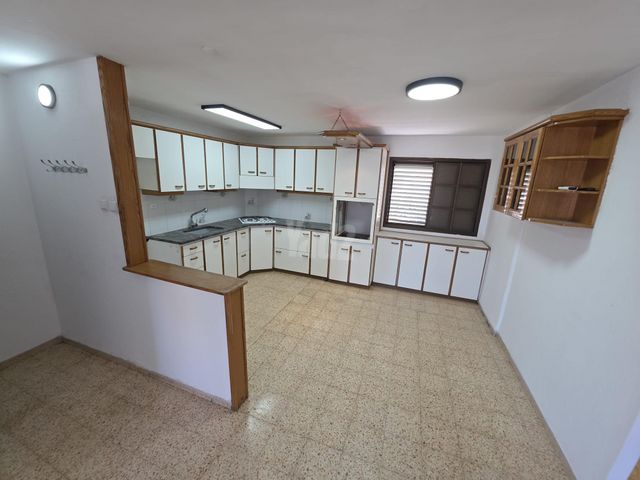 שדרות יוספטל 11