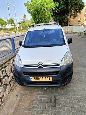מודעת רכב סיטרואן ברלינגו