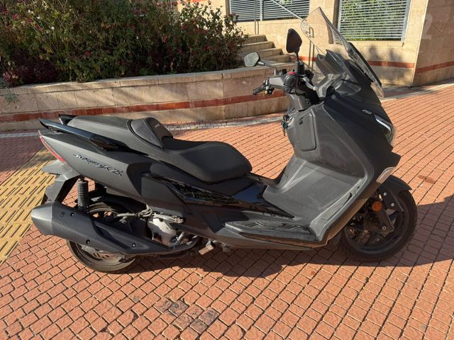 מודעת רכב סאן יאנג ג'וי-מקס Z-250