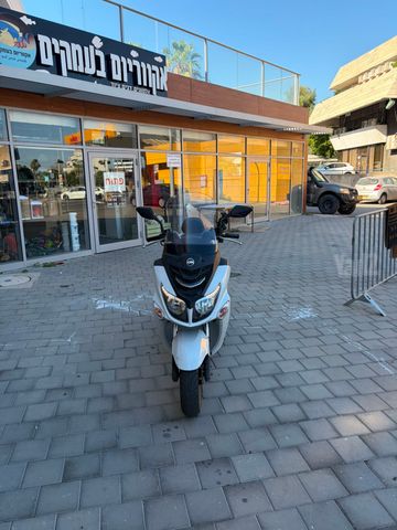 מודעת רכב סאן יאנג ג'וי רייד 200