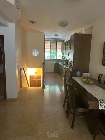 Givatayim, Israel 5