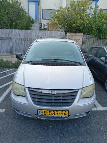 מודעת רכב קרייזלר טאון אנד קאנטרי