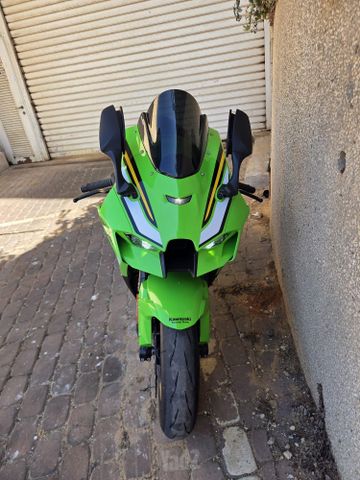 מודעת רכב קאוואסאקי נינג'ה ZX 10R