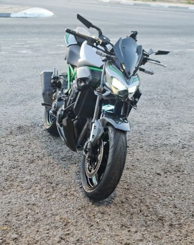 מודעת רכב קאוואסאקי Z900