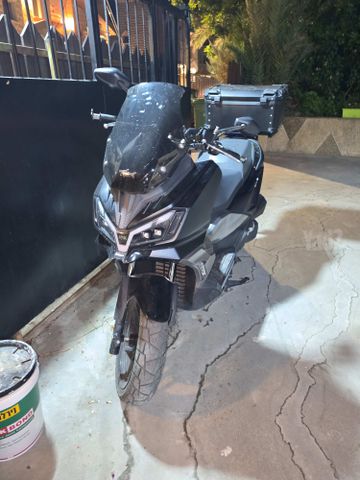 מודעת רכב סאן יאנג ADX 300