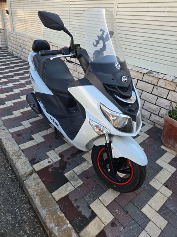 מודעת רכב סאן יאנג ג'וי רייד 200