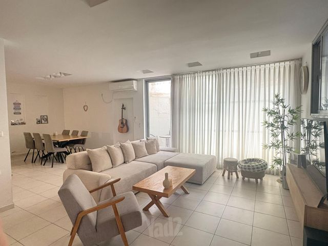 אבא אחימאיר 25
