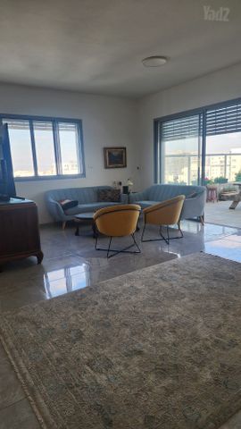שוהם 15