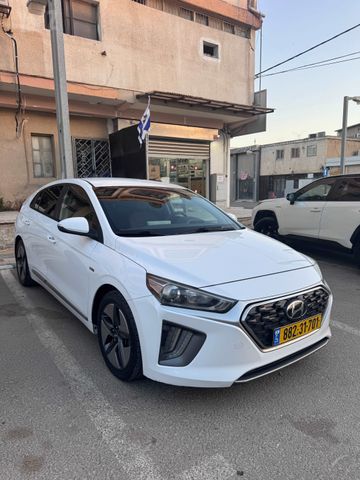 איוניק Premium FL היברידי אוט׳ 1.6 (141 כ״ס)