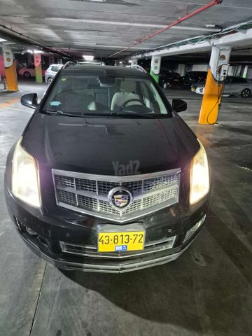 מודעת רכב קאדילק SRX