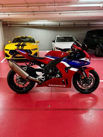 מודעת רכב הונדה CBR1000RR