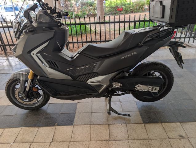 מודעת רכב סאן יאנג ADX400