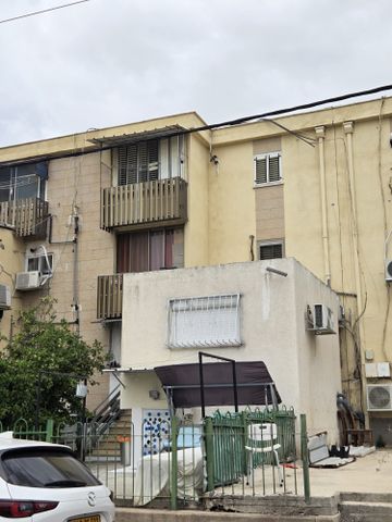 ז'בוטינסקי 18