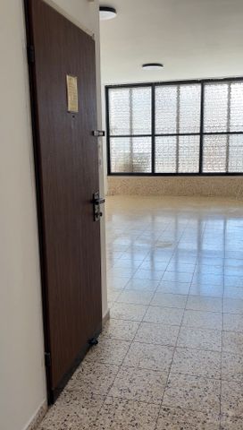 צבי ש"ץ 23