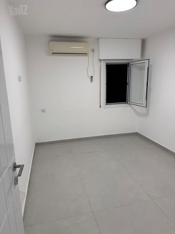 Holon, Israel 6