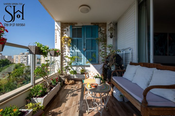 Holon, Israel 5