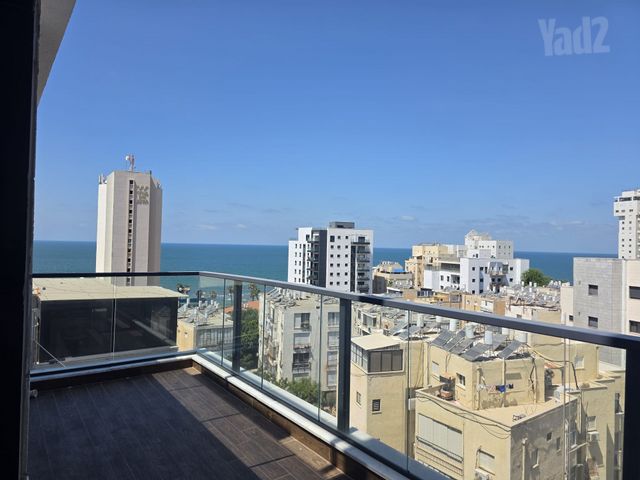 חנה סנש 
